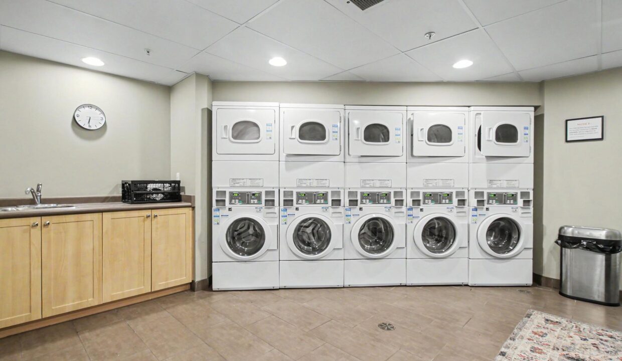 f0078308-cdc4-4bf8-a46f-f8ef14f891ac-l.jpeg