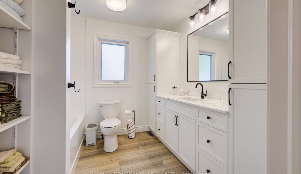 f0972c66-105e-47ad-926d-f02a0a29ba12-l.jpeg