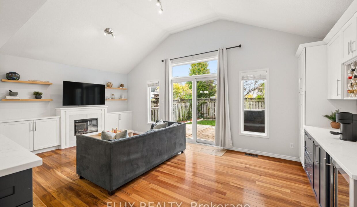 f2048329-b5ae-442c-847d-84596b38f845-l.jpeg