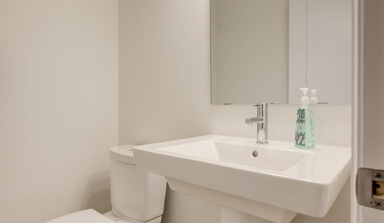 f206953c-6ca2-43a7-babd-72510ea9ba29-l.jpeg