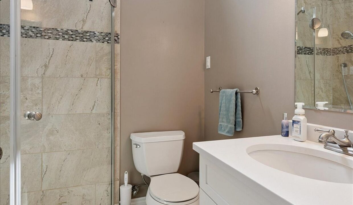 f680941d-83ea-4e3c-b165-9800de1975ab-l.jpeg