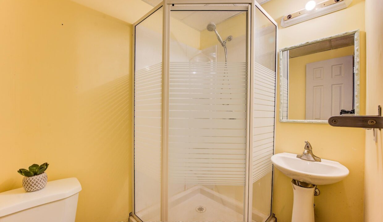f6d3072d-6df7-4221-ba73-1ea128204801-l.jpeg