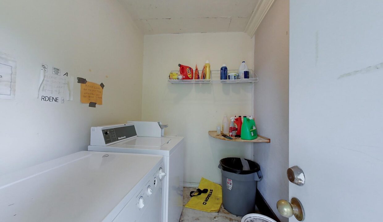 f75b05c1-c32a-48d8-8c1a-69f527043ab7-l.jpeg