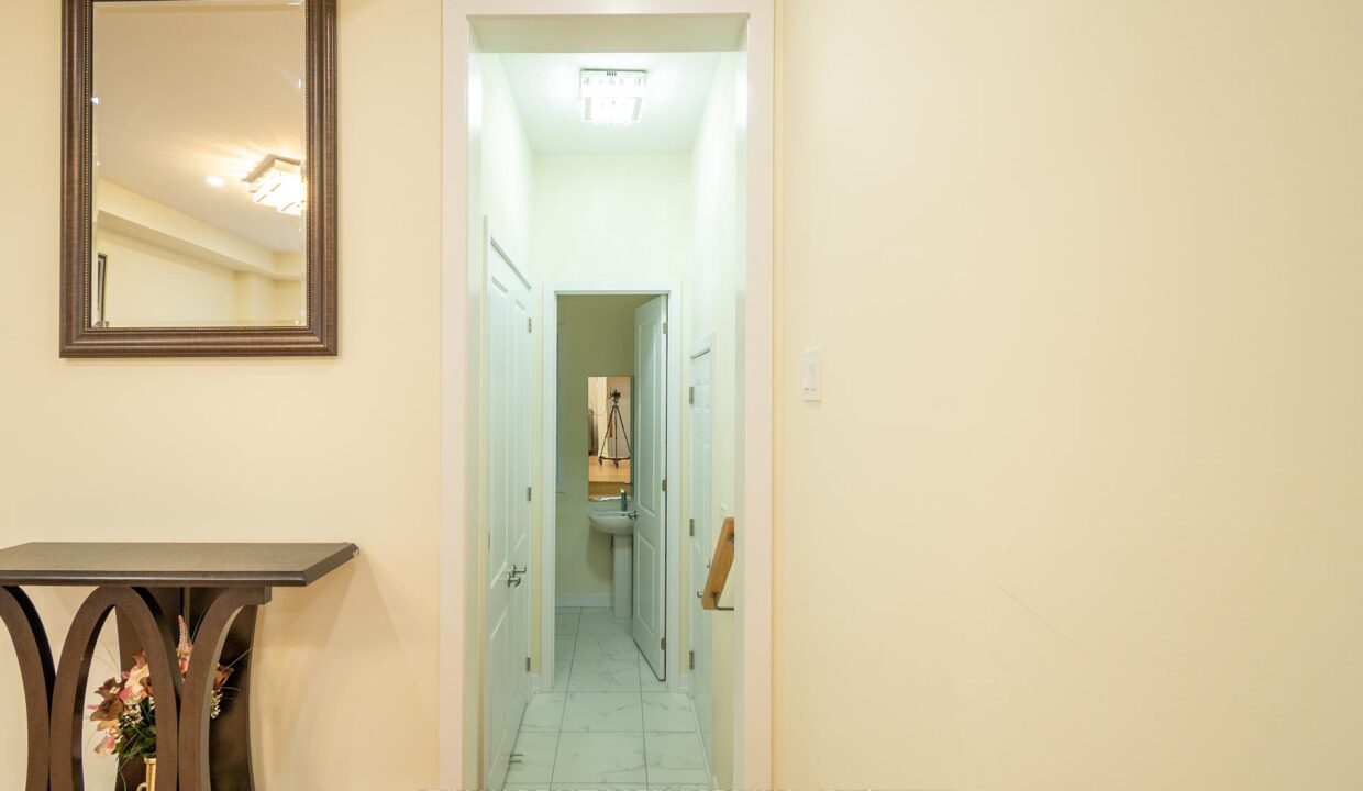 f8b12899-9f78-4ab6-9249-227ed7f07e1f-l.jpeg