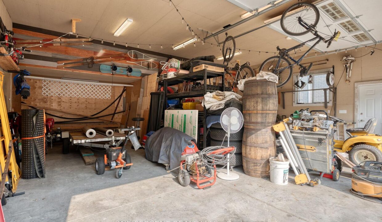 fee1fe4e-07d9-4f3b-b634-384b8afd1372-l.jpeg