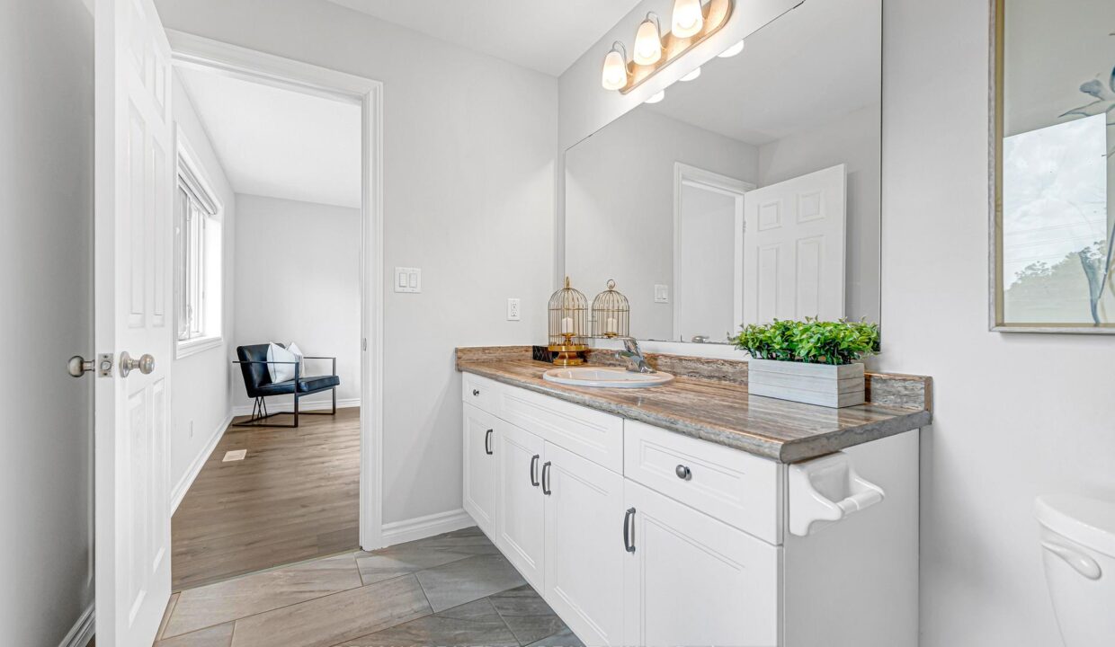 ff3a9fdf-9a5a-4bcc-bab1-8869690fc322-l.jpeg